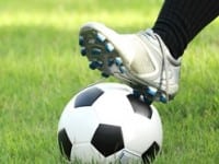 Fodbold skal inkludere flygtninge i lokalsamfundet