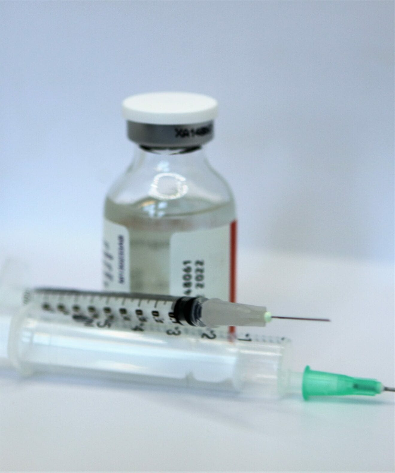Ikke behov for test ved moderate symptomer de første døgn efter vaccination mod COVID-19