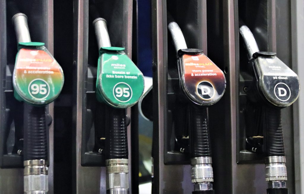 Skatterådet hæver satserne grundet stigende benzinpriser