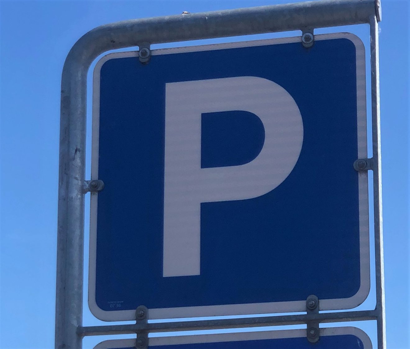 Holbæk Kommune ændrer parkeringsreglerne på Tidemandsvej 1