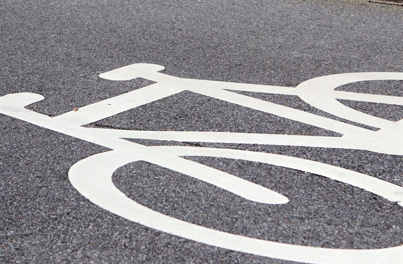 Pas på krydsende cyklister på Roskildevej syd for Holbæk