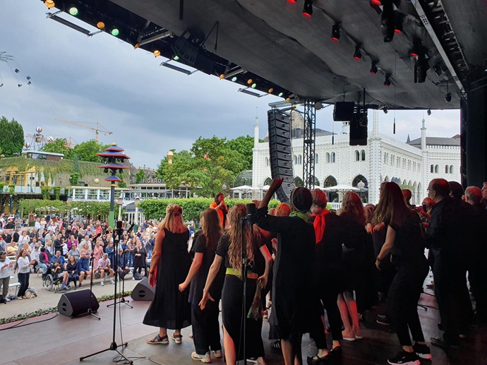 70 og 35 gospelsangere fra Holbæk og Ugerløse rammer Tivoli til Danmarks største gospelfestival